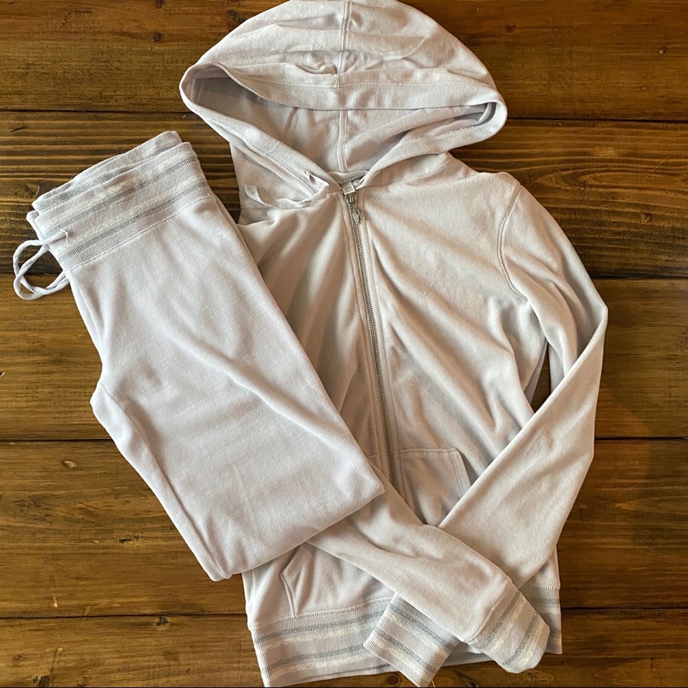 VS - Velour Tracksuit